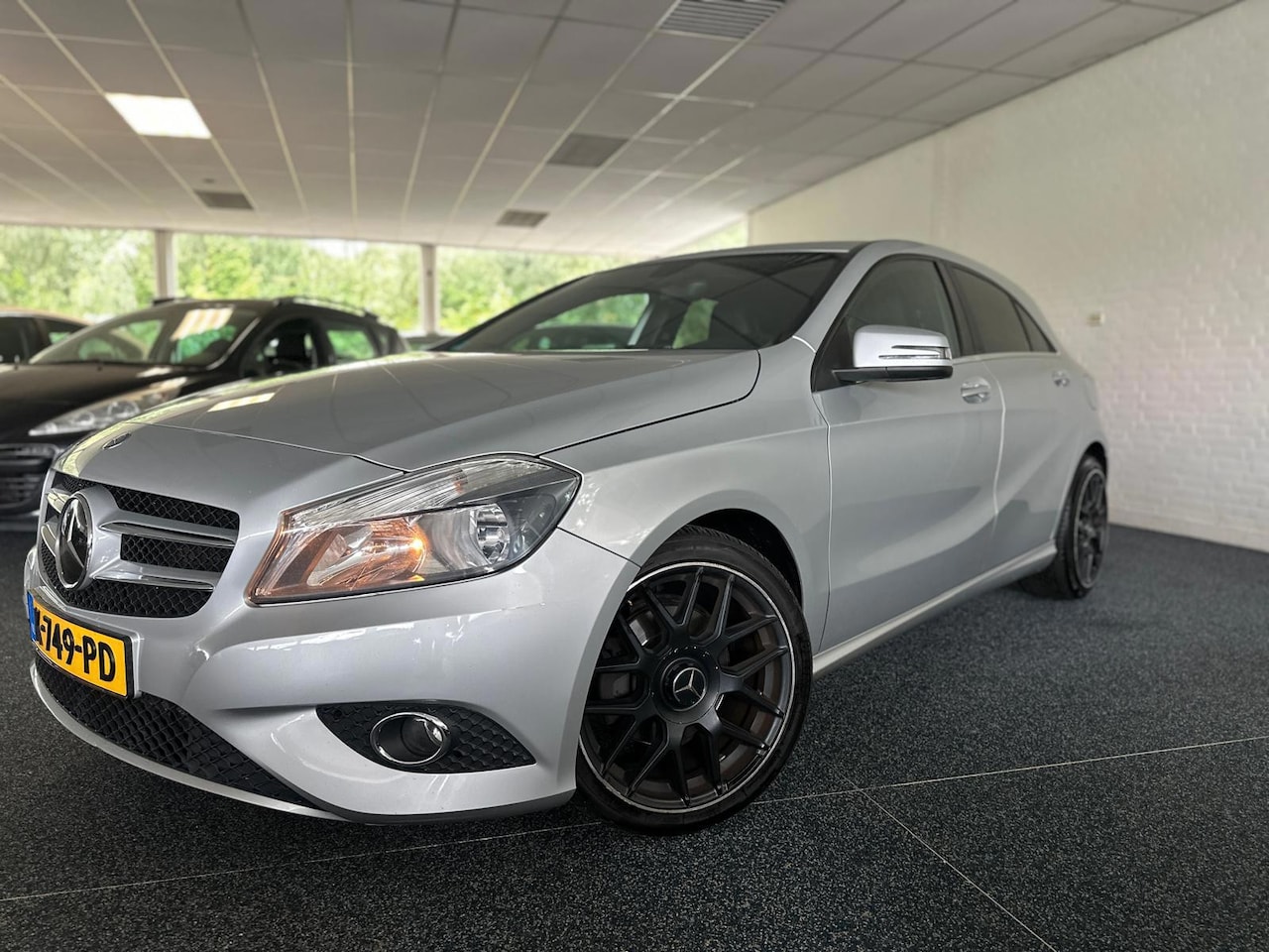 Mercedes-Benz A-klasse - 180 Ambition| Airco| Cruise contr| Navi| Stoelverw| Sportstoelen - AutoWereld.nl