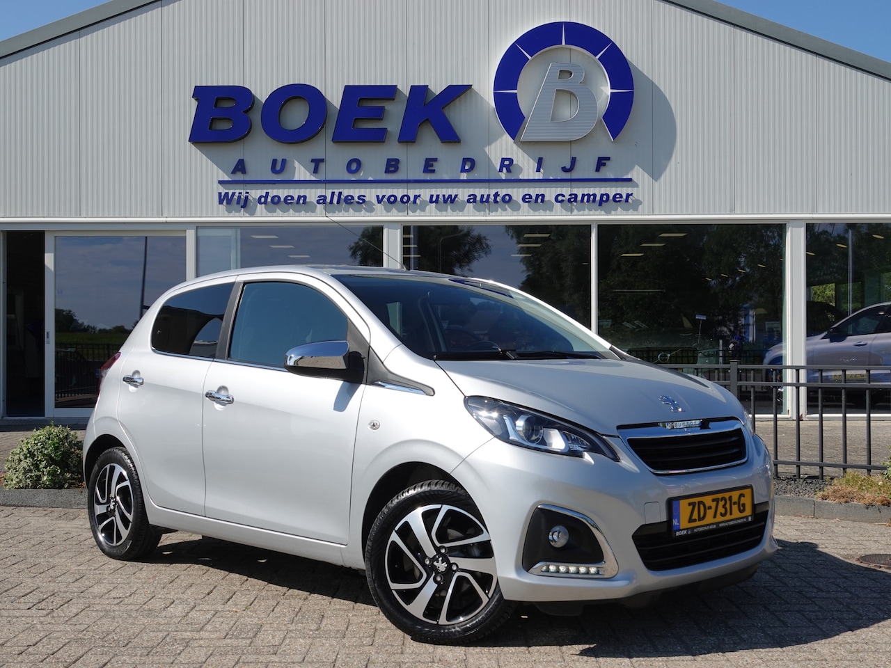 Peugeot 108 - 1.0 e-VTi AUTOMAAT Allure NAP | CLIMA | TREKH. | LMV | CARPLAY - AutoWereld.nl