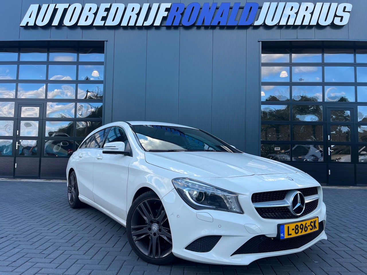 Mercedes-Benz CLA-klasse Shooting Brake - 180 Edition Ambition Xenon/Stoelverwarming/Led/Cruise/Camera - AutoWereld.nl