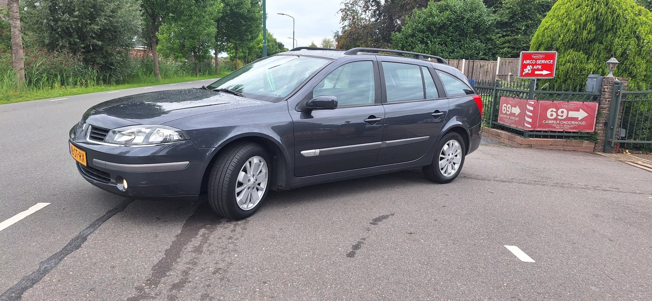 Renault Laguna Grand Tour - 2.0-16V Dynamique 2.0-16V Dynamique - AutoWereld.nl
