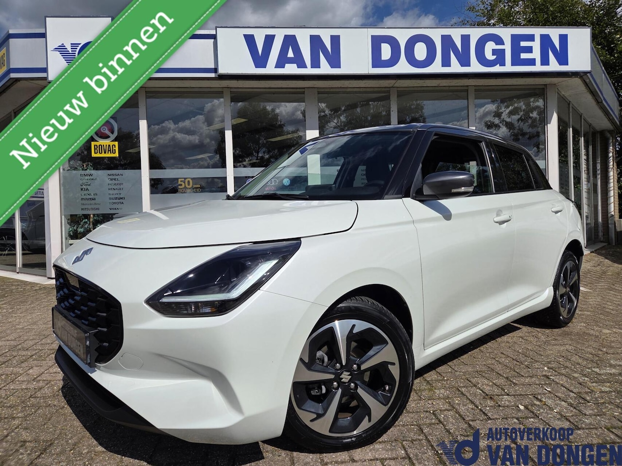 Suzuki Swift - 1.2 Style Smart Hybrid | Automaat / Nieuw model | Parelmoer / Carplay / Clima / Two-Tone - AutoWereld.nl