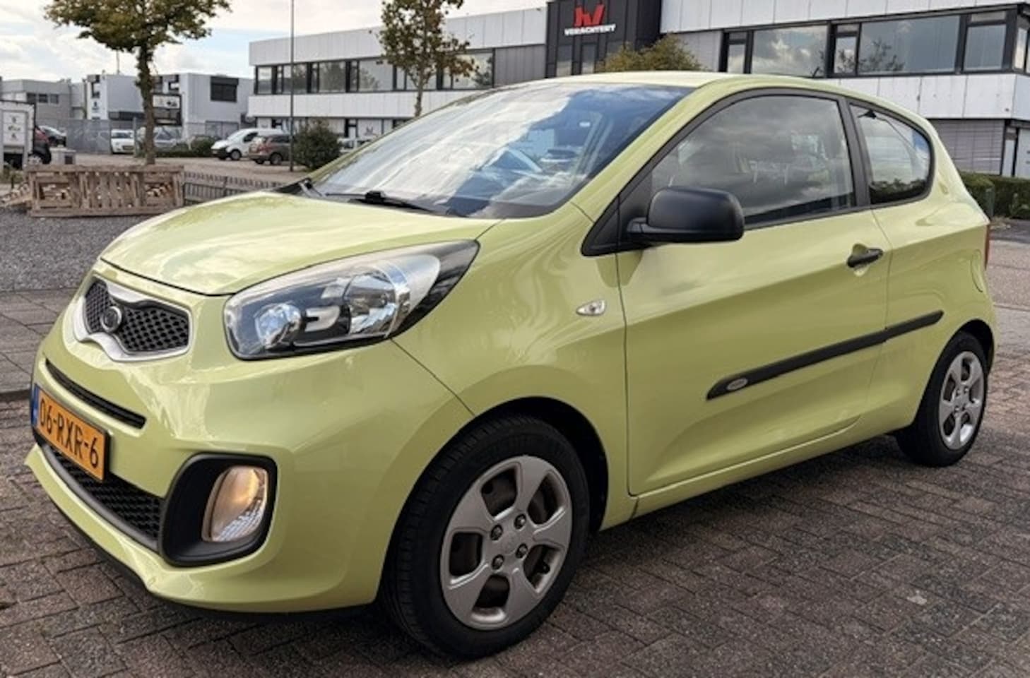 Kia Picanto - 1.0 CVVT Airco 1.0 CVVT AIRCO - AutoWereld.nl