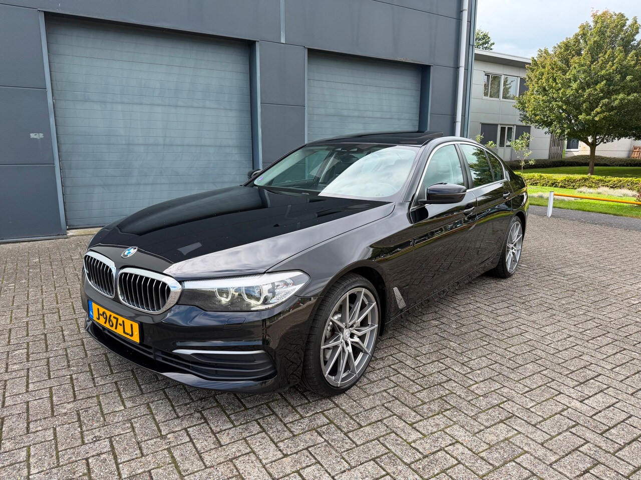 BMW 5-serie - 530i xDrive Executive 2017 Automaat Nieuwe APK - AutoWereld.nl