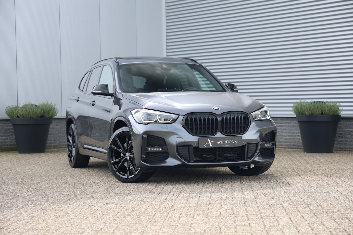 BMW X1 - xDrive25e 220pk M-Sport Pano|Trekh|Memory|H&K|HUD|Leder - AutoWereld.nl