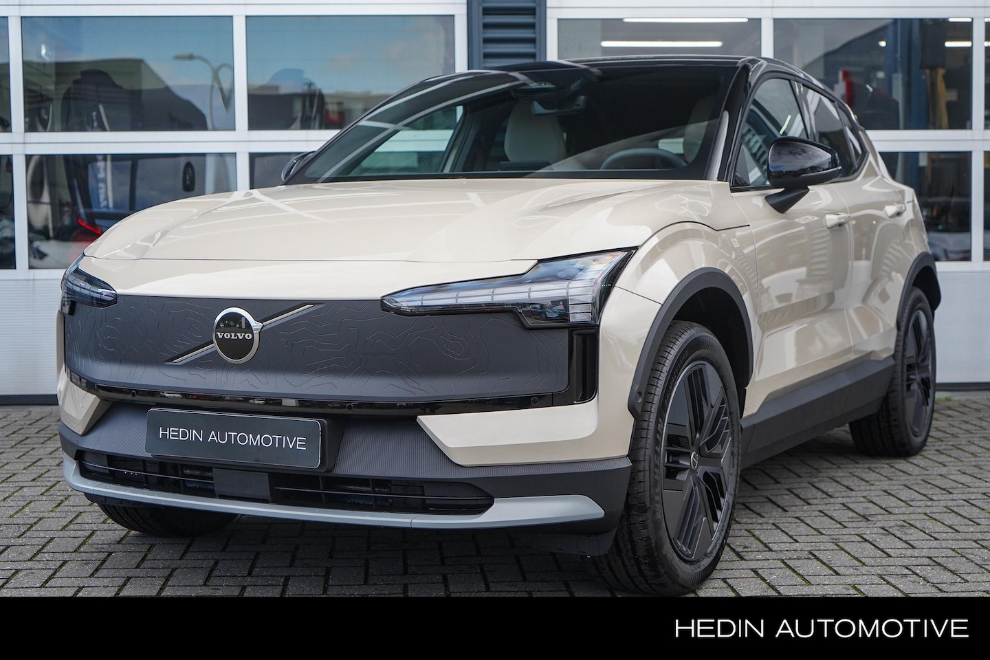 Volvo EX30 Cross Country - P5 Long Range Plus Europa 69 kWh | Stoel & Stuurverwarming | Elektrische stoelen met geheu - AutoWereld.nl