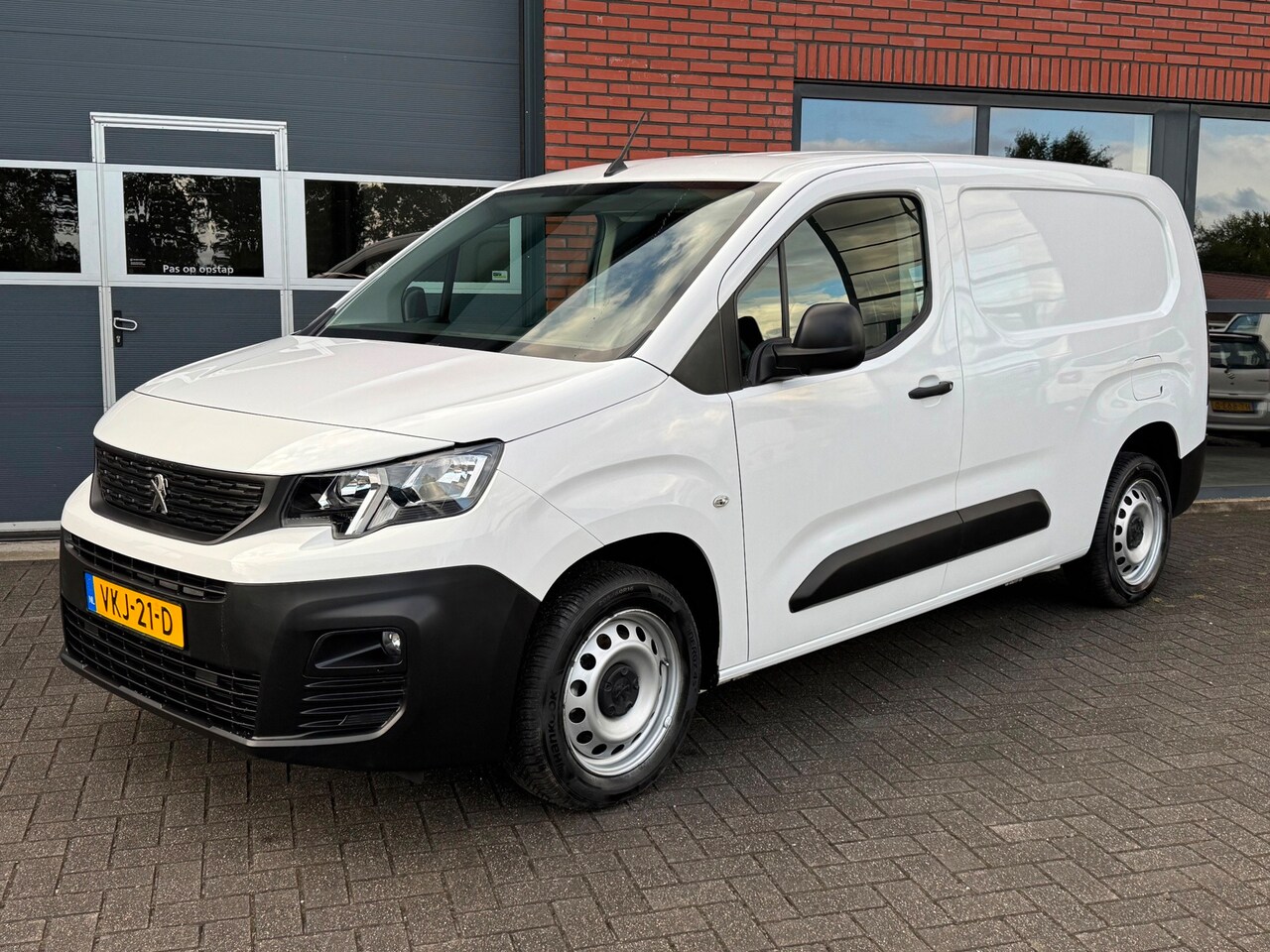 Peugeot Partner - 1.5 BlueHDI Premium Long 1.5 BlueHDI Premium Long - AutoWereld.nl