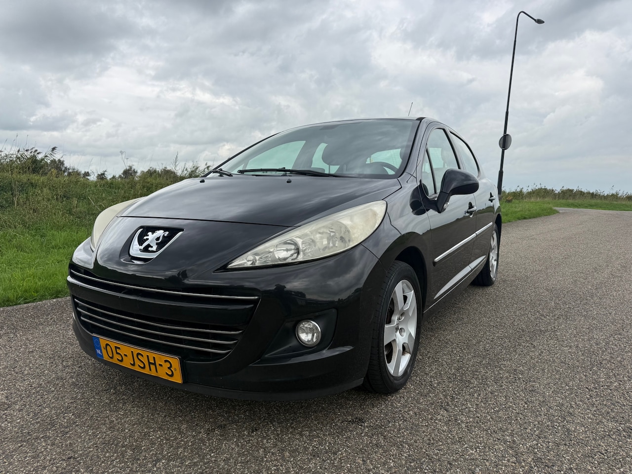 Peugeot 207 - 1.6 VTi Première AIRCO-NAVI-CRUISE-ONDERHOUD! - AutoWereld.nl
