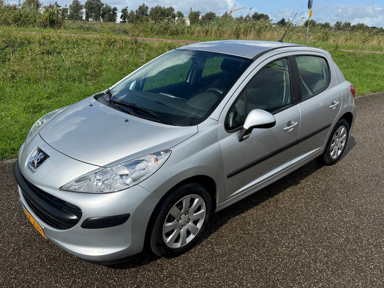 Peugeot 207 - 1.4-16V XS Pack SUPER NETTE AUTO !!! INCL NW APK - AutoWereld.nl