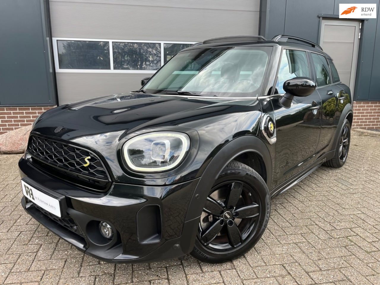 MINI Countryman - 1.5 Cooper S E ALL4-Leder-Pano-H&K-Head-Up-Camera! - AutoWereld.nl