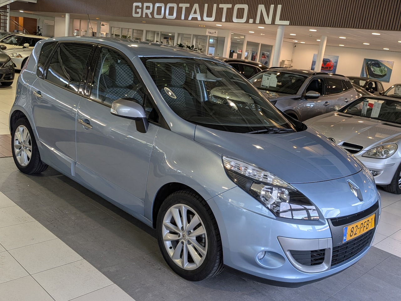 Renault Scénic - 1.6 Celsium Airco, Cruise Control, Trekhaak, Stuurbekrachtiging - AutoWereld.nl