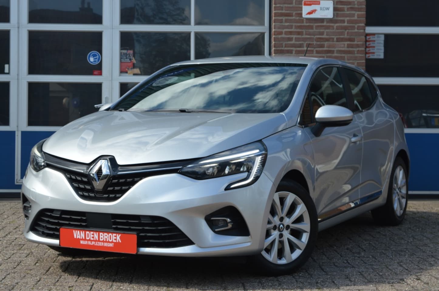 Renault Clio - 1.6 E-TECH | HYBRID - AUT - NAVI - AutoWereld.nl