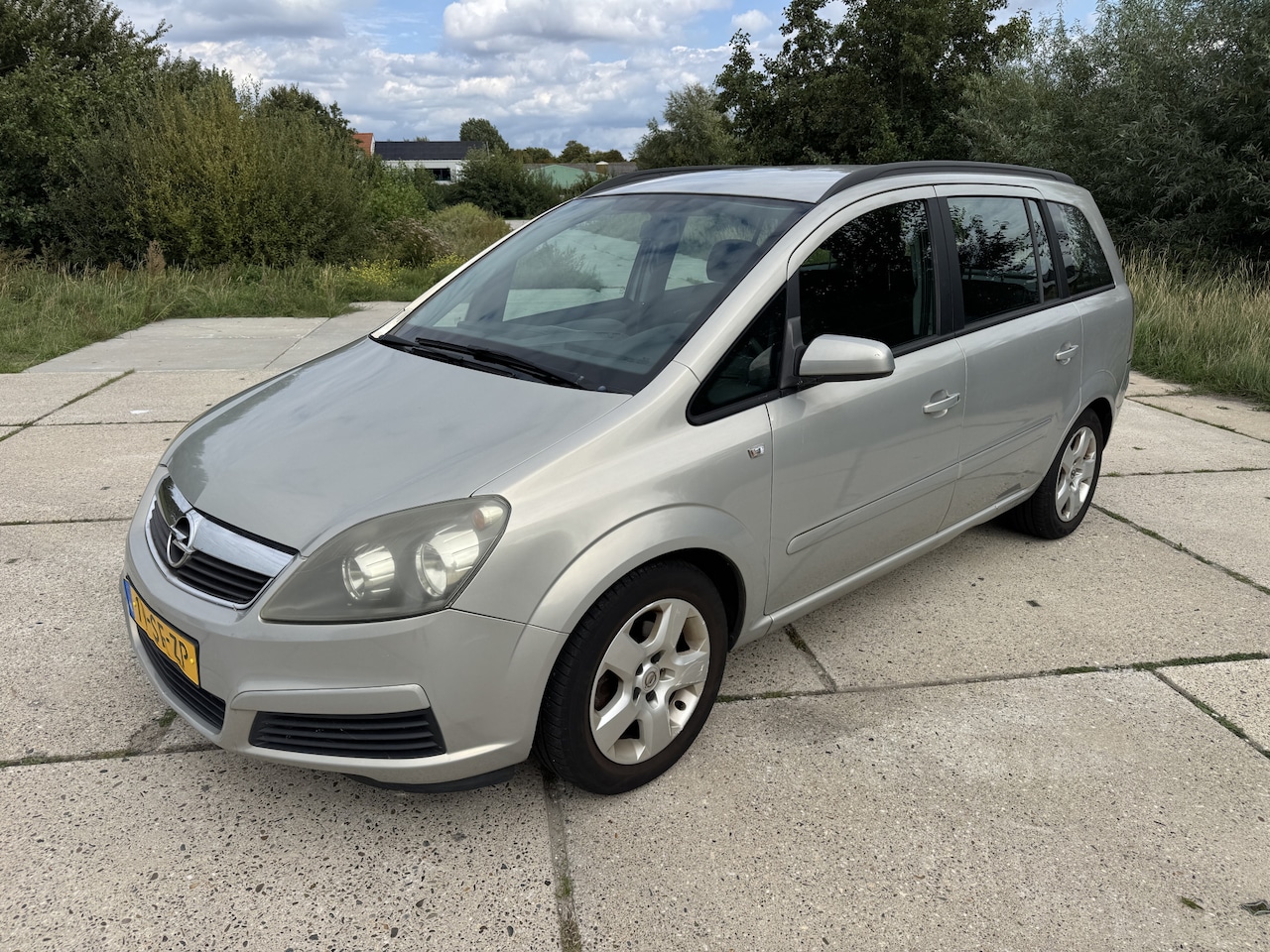 Opel Zafira - 1.8 ruime 7 persoons airco lm velgen - AutoWereld.nl