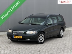 Volvo V70 - 2.4 | Automaat | Airco | Trekhaak | NL Auto | NAP