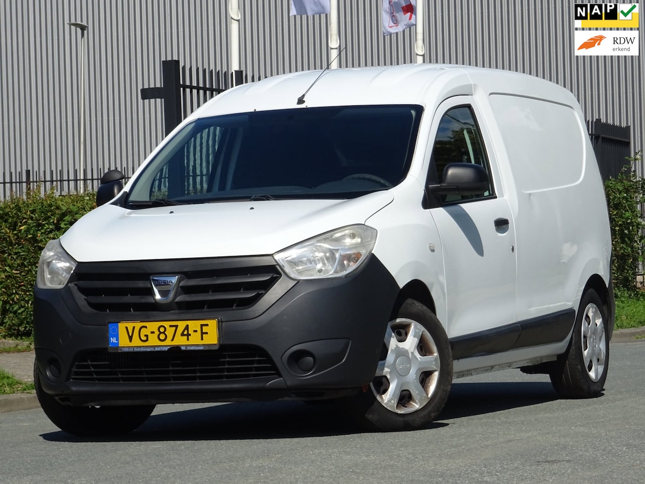 Dacia Dokker - 1.5 dCi 75 Ambiance NAP/NAVI/PDC/APK - AutoWereld.nl
