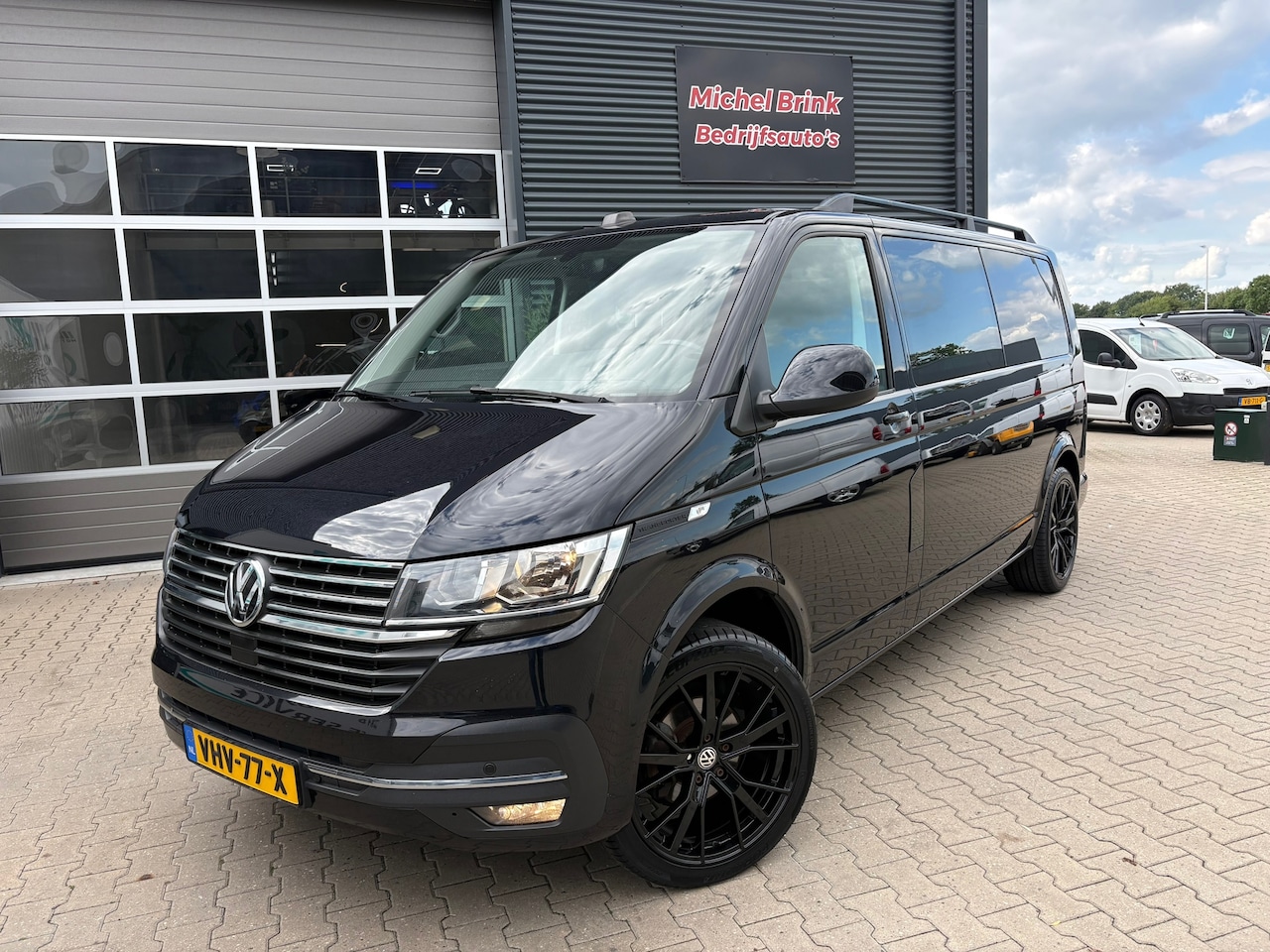 Volkswagen Transporter - 2.0 TDI L2H1 Highline Automaat - AutoWereld.nl