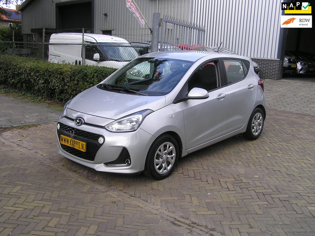 Hyundai i10 - 1.0i Comfort 101 d km nap airco nieuwe apk - AutoWereld.nl