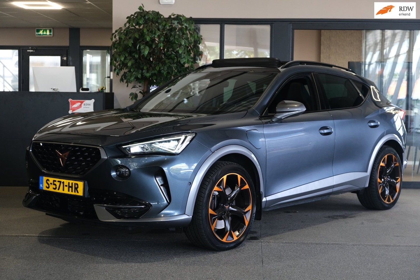 CUPRA Formentor - 1.4 e-Hybrid VZ 245PK Copper Pano 360Cam Navi ACC LED - AutoWereld.nl