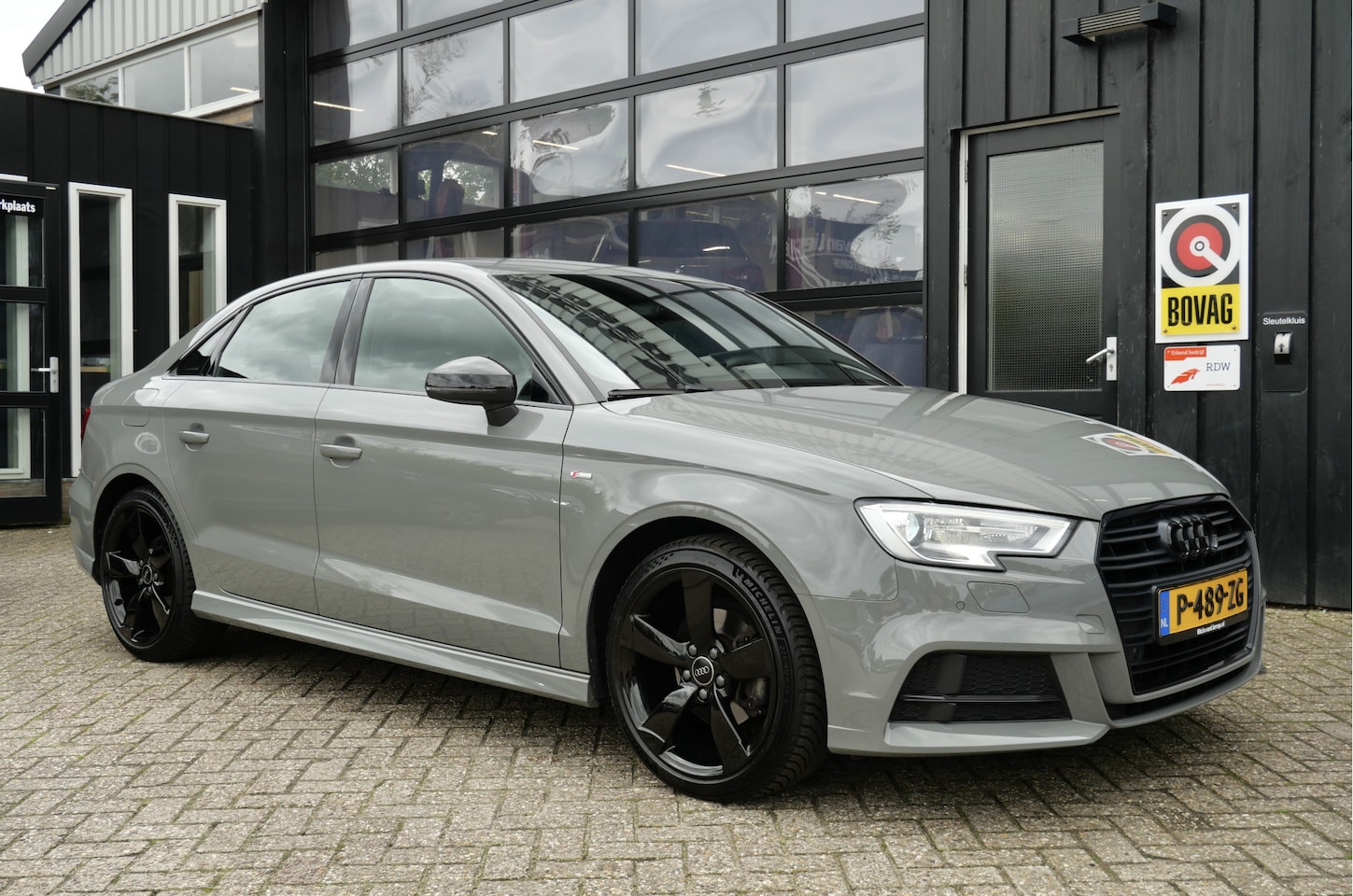 Audi A3 Limousine - 30 TFSI Sport | S- Line | Navi | Clima | Cruise | Dealer onderhouden - AutoWereld.nl
