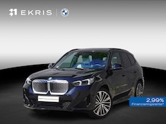 BMW iX1 - eDrive20 M Sportpakket | Premium Pack | Trekhaak met elektrisch wegklapbare kogel | Glazen