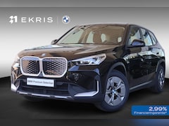 BMW iX1 - xDrive30 | Achteruitrijcamera | Stoelverwarming