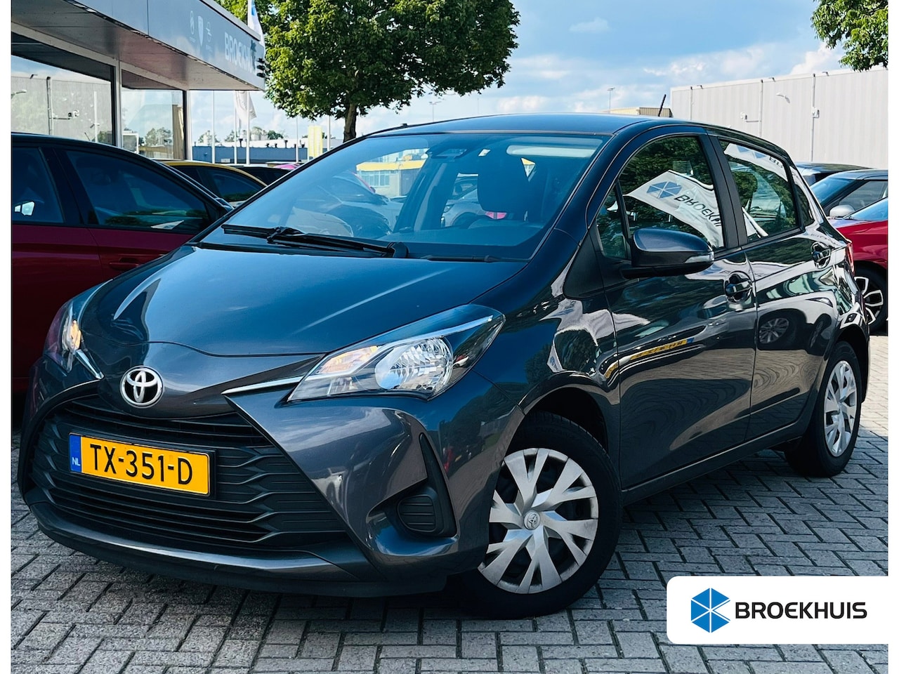Toyota Yaris - 1.0 VVT-i Comfort Trekhaak | Airco | Elektrische ramen - AutoWereld.nl