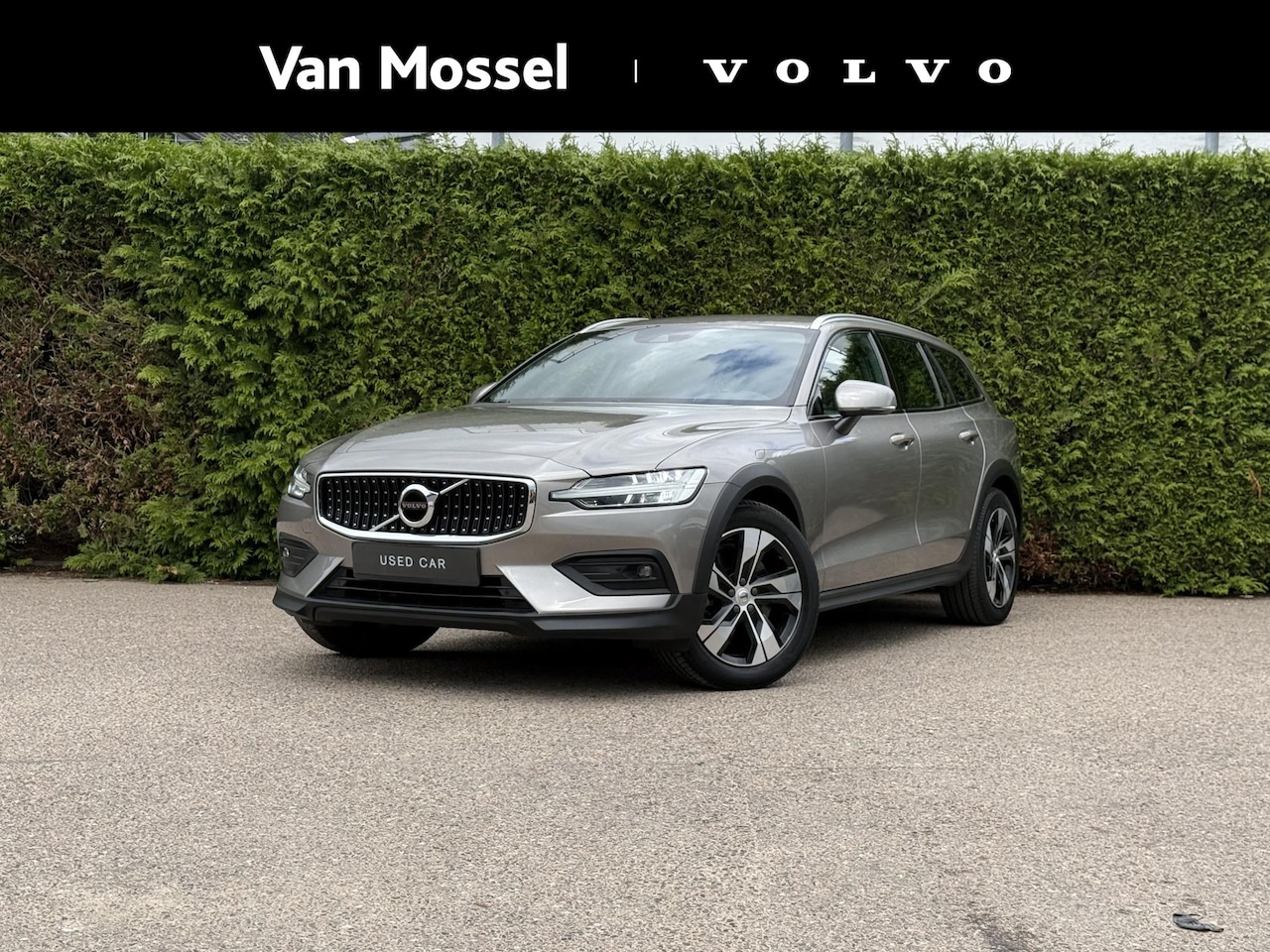 Volvo V60 Cross Country - B5 AWD Ultimate | Trekhaak | Bliss | Keyless | Elektrische stoelen | ledere bekleding | - AutoWereld.nl