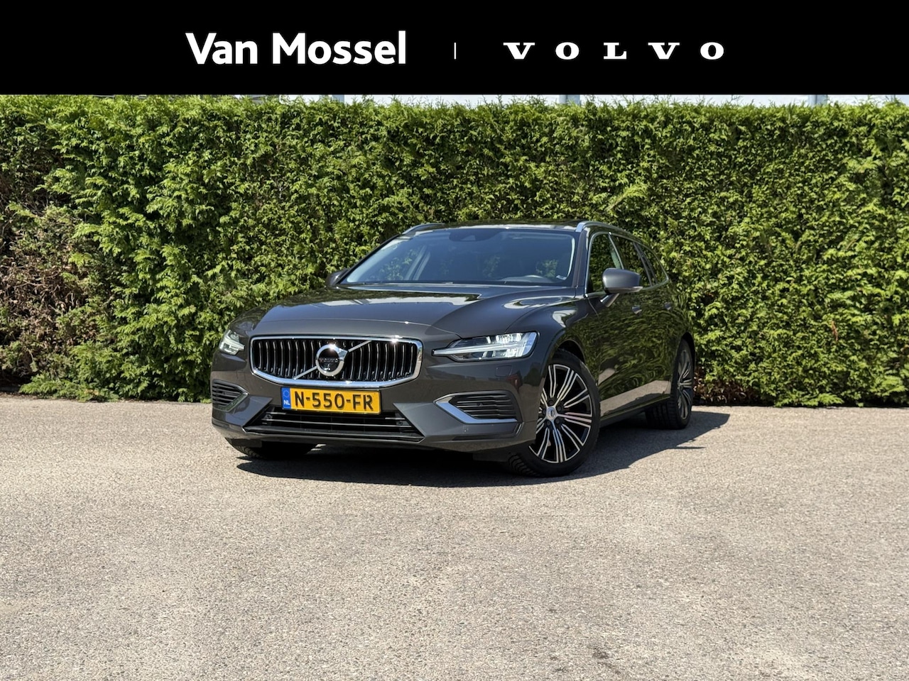Volvo V60 - T8 Twin Engine AWD Inscription | 360 camera | Pano dak | Trekhaak | Bliss | Keyless | Elek - AutoWereld.nl