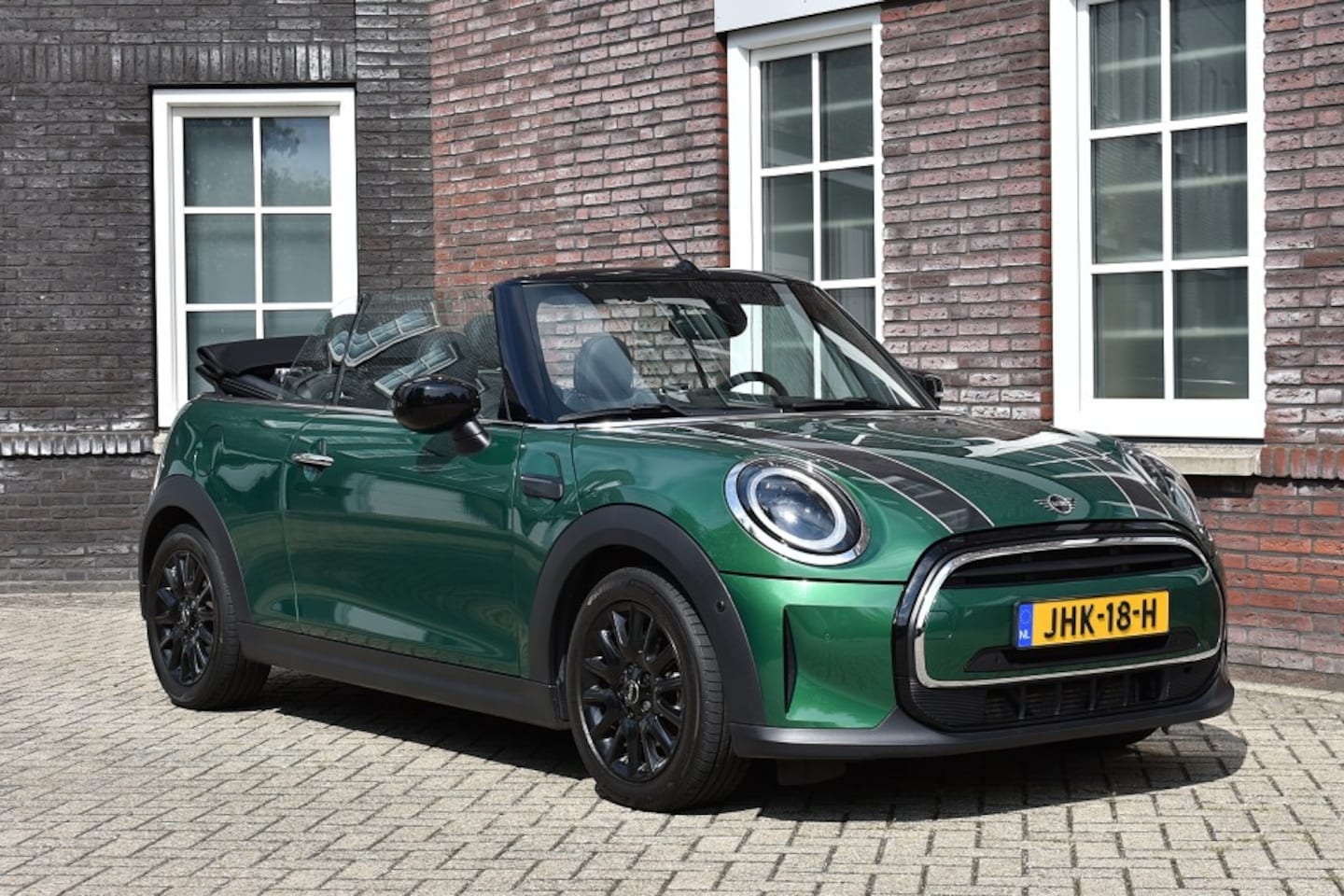 MINI Cabrio - Cooper 1.5 Cooper Rockingham GT Edition Wij zijn op afspraak geopend! Graag bellen voor uw - AutoWereld.nl
