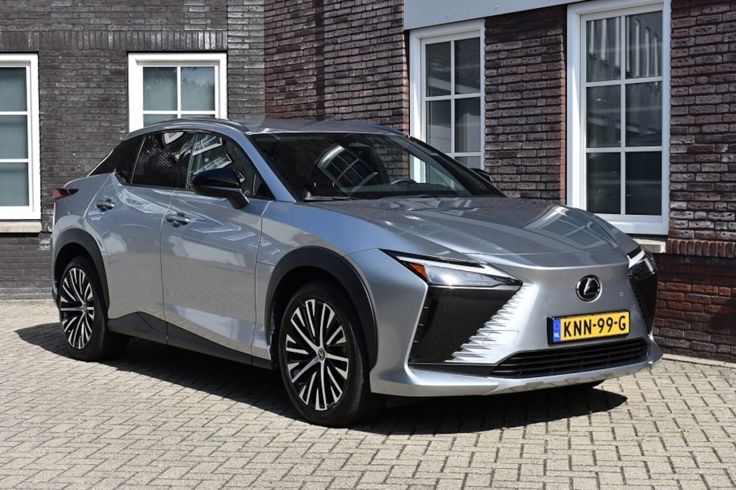 Lexus RZ - 450e Executive Line 71 kWh Wij zijn op afspraak geopend! Graag bellen voor uw komst. - AutoWereld.nl