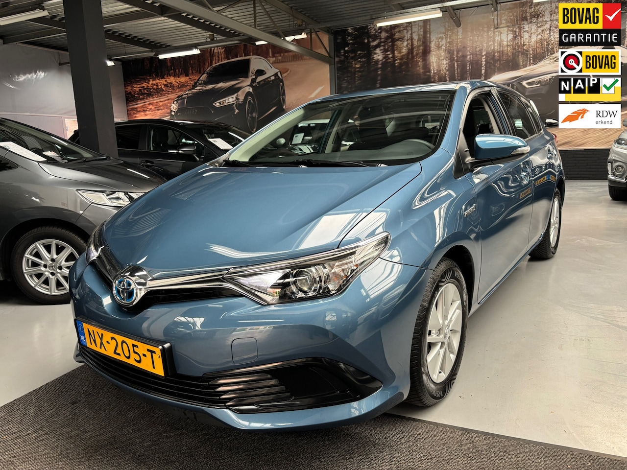 Toyota Auris - 1.8 Hybrid Now 1.8 Hybrid Now - AutoWereld.nl
