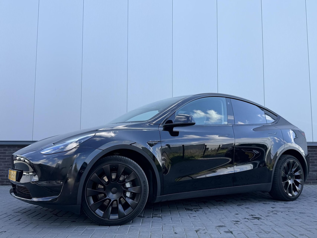 Tesla Model Y - Long Range AWD 75 kWh Long Range AWD 75 kWh - AutoWereld.nl