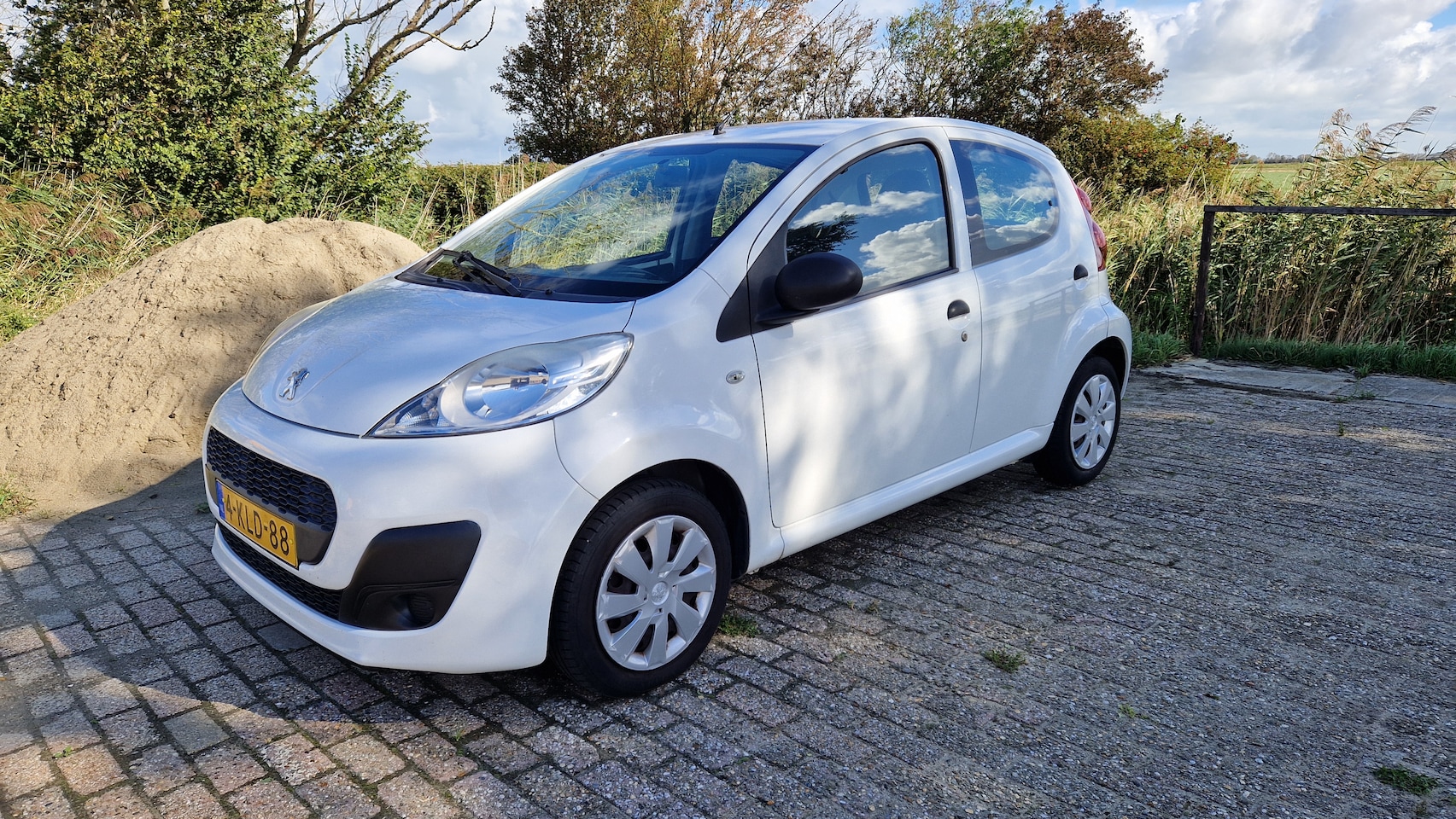 Peugeot 107 - 1.0 Access Accent - AutoWereld.nl
