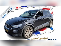Volkswagen T-Roc - 1.5 TSI Style Business TREKHAAK, NAVI, CLIMA