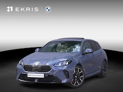 BMW 1-serie - 120 | M Sportpakket Pro | 19 inch LM M Y-spaak | Glazen panoramadak | Extra getint glas |