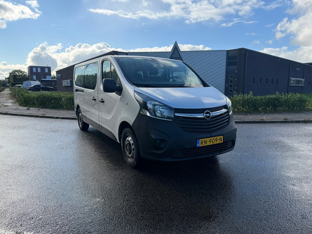 Opel Vivaro Combi - 1.6 CDTI L2H1 ecoFLEX 1.6 CDTI L2H1 ecoFLEX - AutoWereld.nl