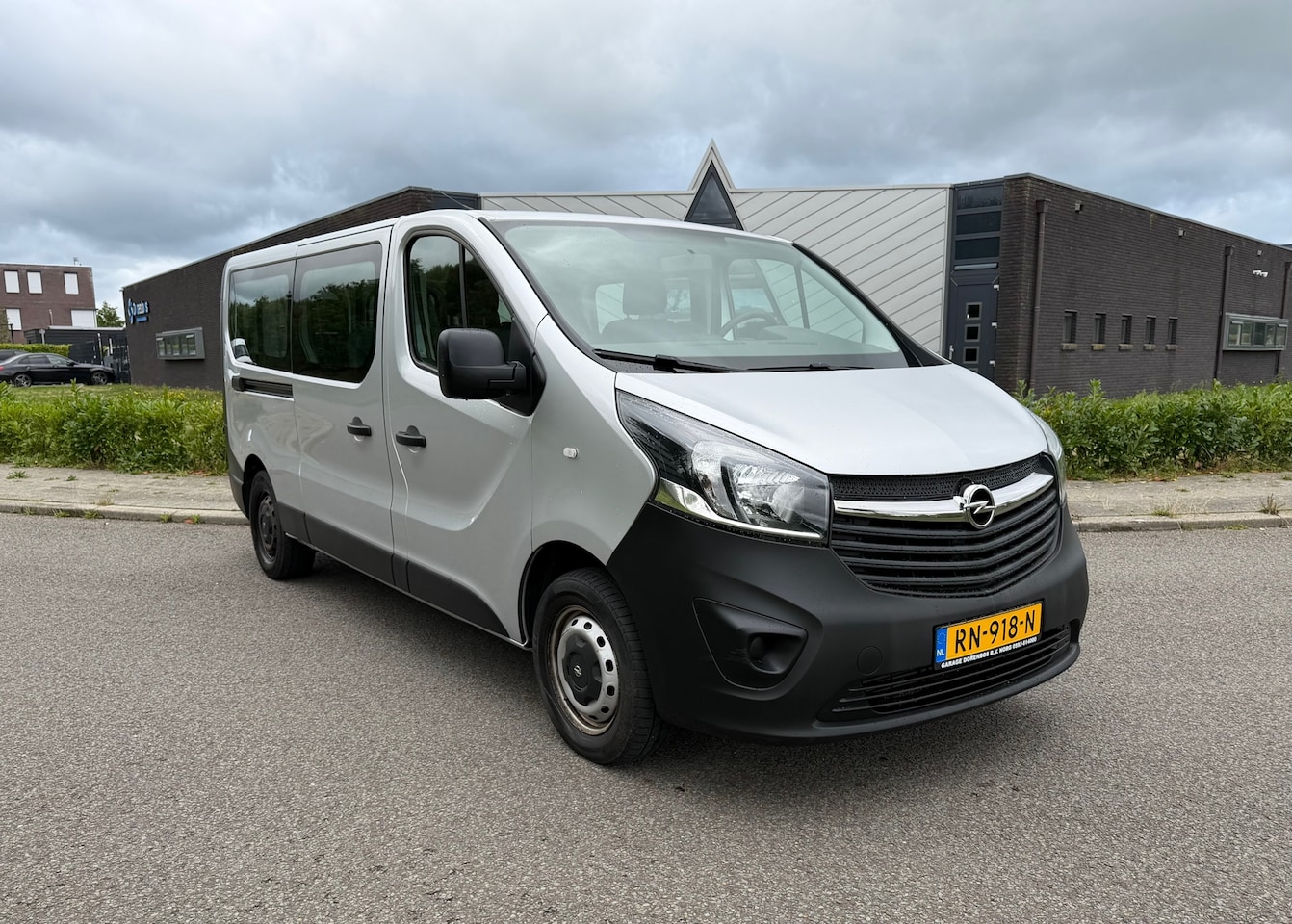 Opel Vivaro Combi - 1.6 CDTI L2H1 ecoFLEX 1.6 CDTI L2H1 ecoFLEX - AutoWereld.nl