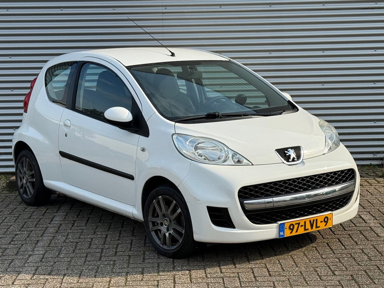 Peugeot 107 - 1.0-12V XS / NAP / AIRCO / Sport Velgen / Inruil Mogelijk. - AutoWereld.nl
