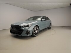 BMW i5 - eDrive40 M Sport Edition | M Sportpakket Pro | Innovation Pack | Comfort Pack | Travel Pac