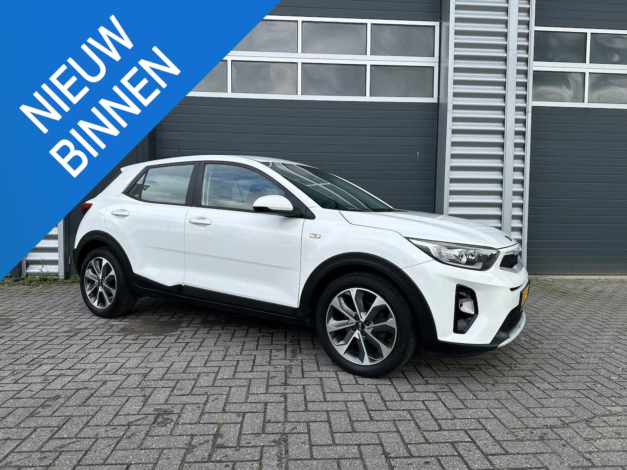 Kia Stonic - 1.0 T-GDi ComfortPlusLine Navigator APPLE-CARPLAY/CAMERA - AutoWereld.nl