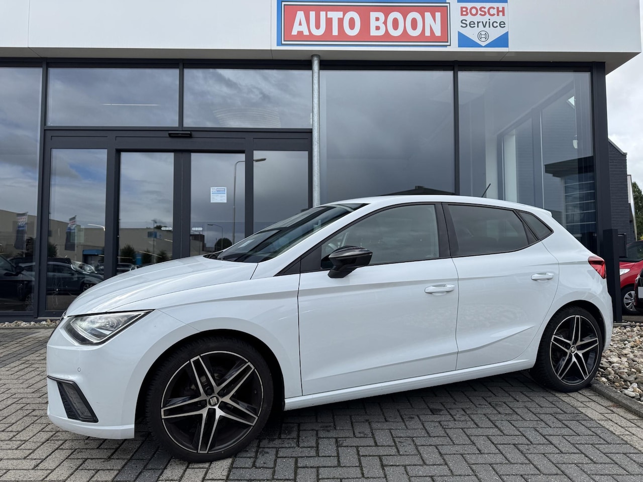 SEAT Ibiza - 1.0TSi 95PK FR : APPCARPLAY/P-CAM/LED/18''LMV/ CLIMA/NAVI/SPORTZETELS/2XPDC - 1E EIGENAAR - AutoWereld.nl