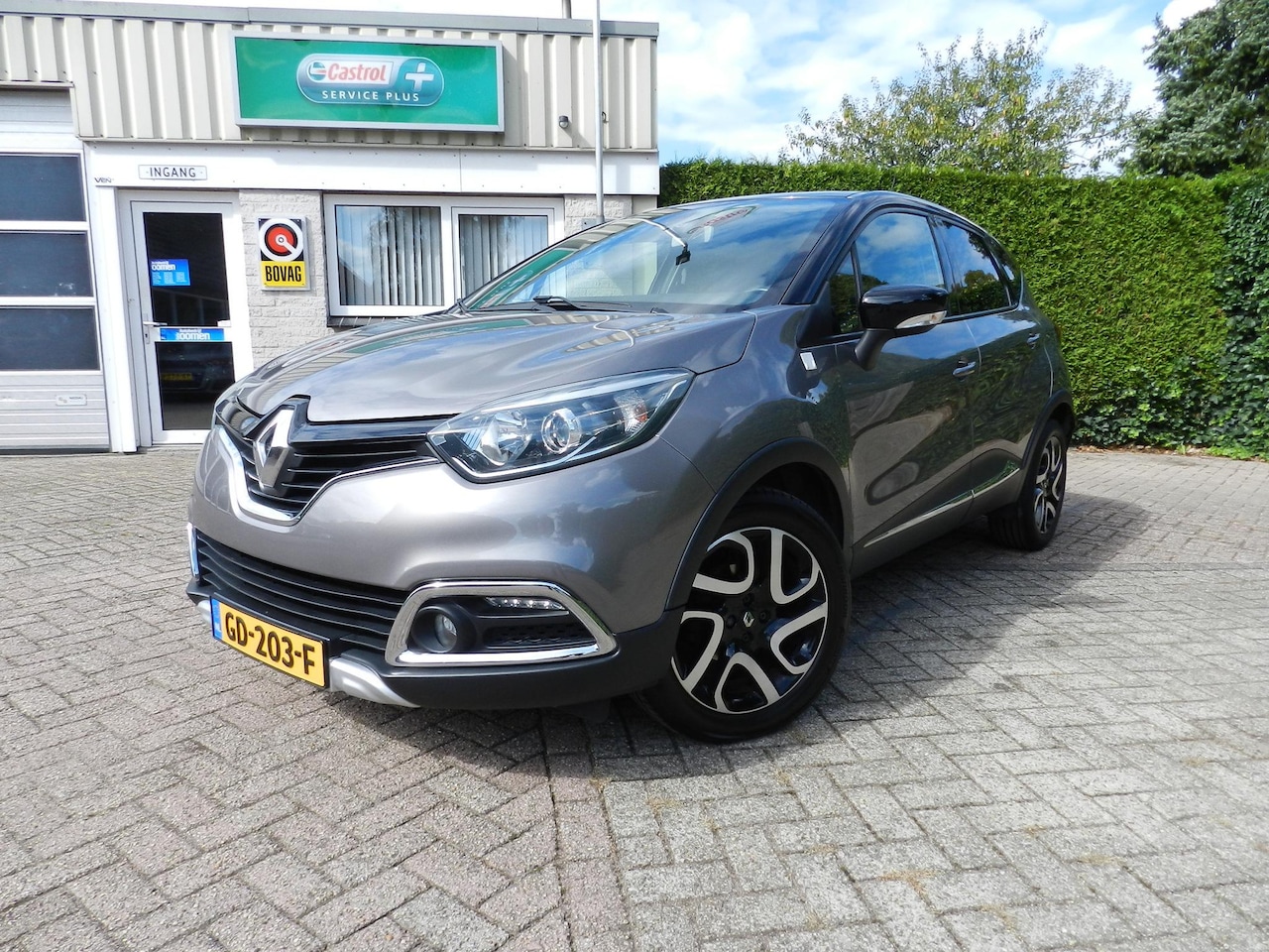 Renault Captur - 0.9 TCe Helly Hansen Park.Sens. - Navi - Park.Camera - Climate Control - Orig.NL - NAP - 1 - AutoWereld.nl