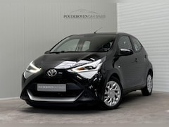 Toyota Aygo - 1.0 VVT-i x-play / Airco / Navigatie / Camera / NL Auto / All Season banden