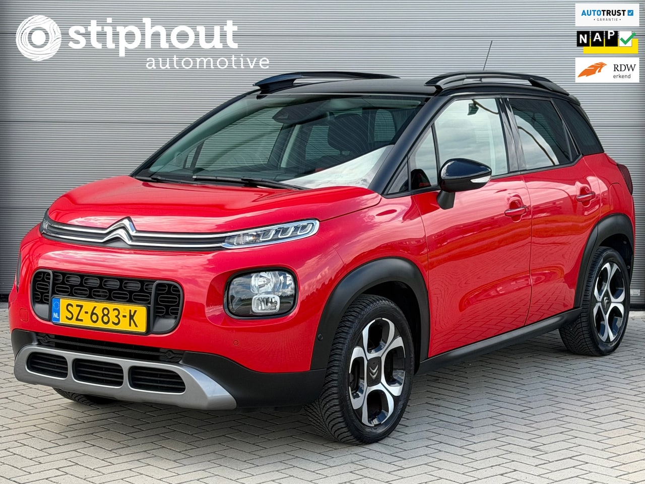Citroën C3 Aircross - 1.2 PureTech Shine | Dealer ond. | Trekhaak | All Season | Camera | DAB | HiFi - AutoWereld.nl