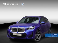 BMW iX1 - eDrive20 M Sportpakket | Premium Pack | Trekhaak met elektrisch wegklapbare kogel | Glazen
