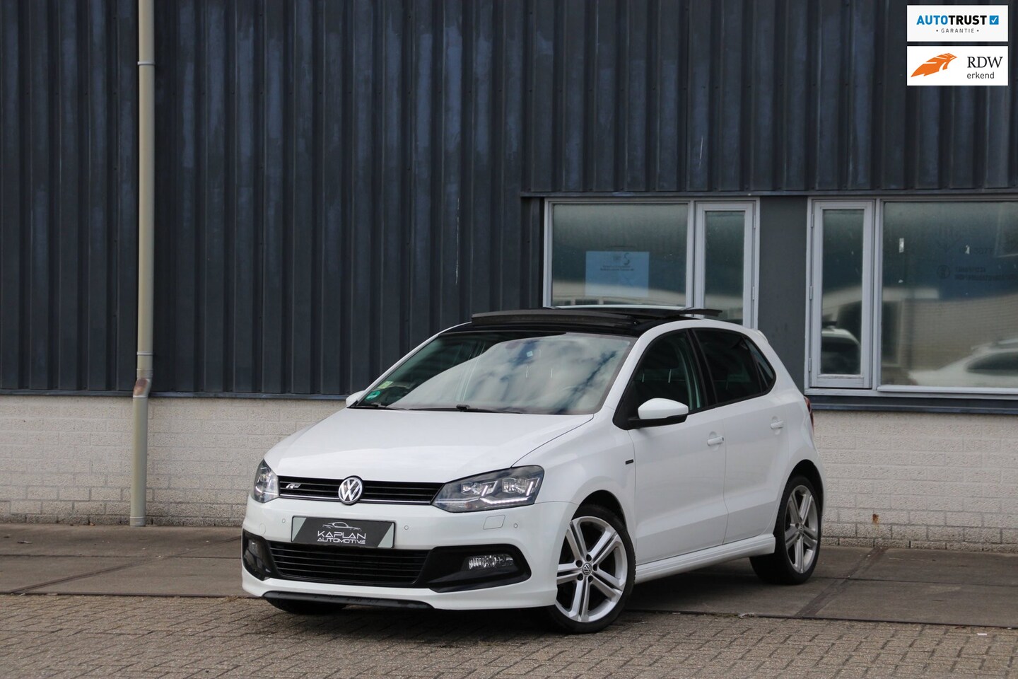 Volkswagen Polo - 1.2 TSI R-Line DSG Pano LED Cruise Stoelverw PDC Climate - AutoWereld.nl