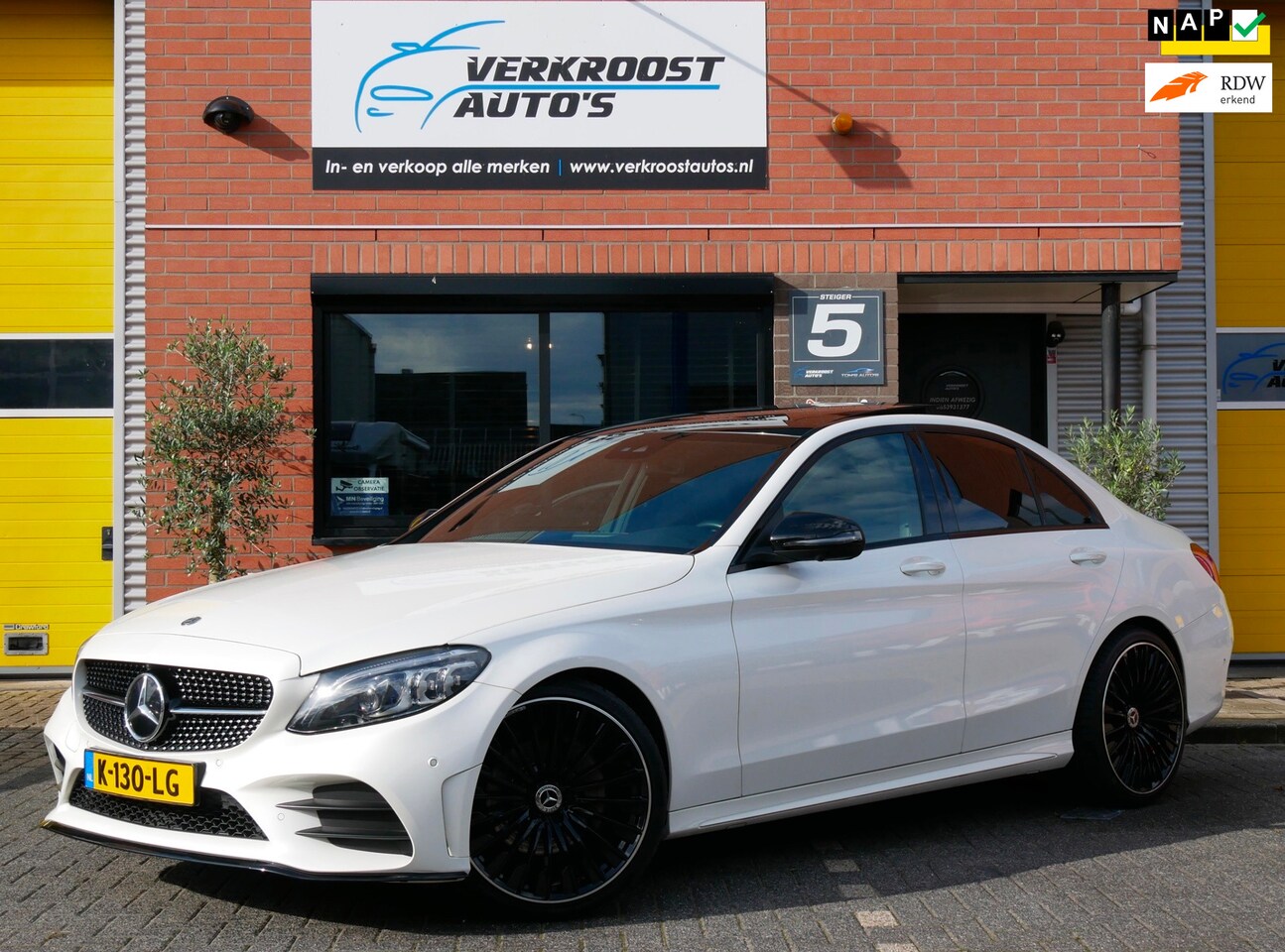 Mercedes-Benz C-klasse - 180 c43 AMG look. pano. leder. 360cam - AutoWereld.nl