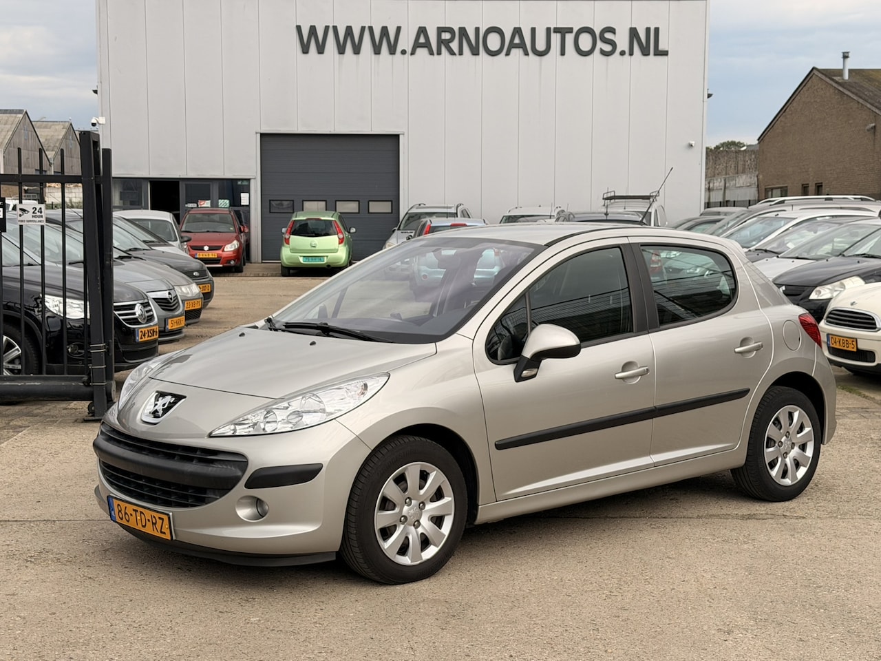 Peugeot 207 - 1.4-16V XT 1.4-16V XT 5-DEURS, AIRCO, NIEUWE DISTRIBUTIESET+WP, 152.487 KM NAP, ELEK-RAMEN, ISOFIX, R - AutoWereld.nl