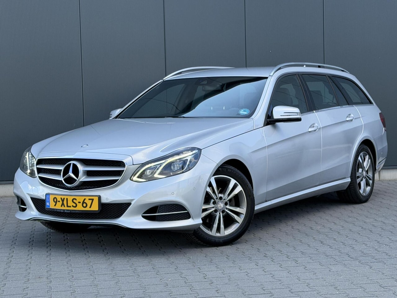 Mercedes-Benz E-klasse Estate - 200 Avantgarde 2e Eig - Led - Leder - Navi - Trekhaak - AutoWereld.nl