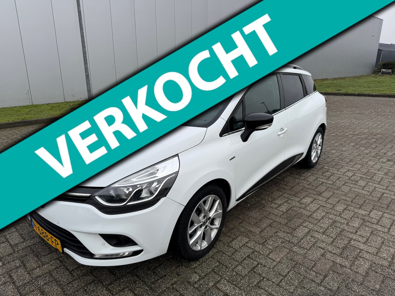 Renault Clio Estate - 0.9 TCe Limited 0.9 TCe Limited , Navigatiesysteem , Cruise Control - AutoWereld.nl