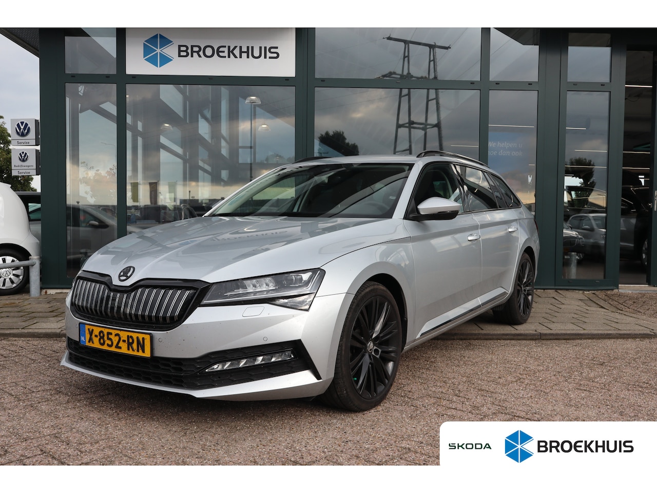 Skoda Superb Combi - 1.4 TSI iV Sportline Business 156PK TREKHAAK | Achteruitrijcamera | Airco (automatisch) | - AutoWereld.nl